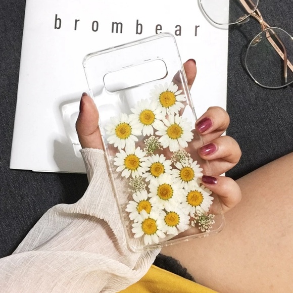 Accessories - NEW Dried real flowers clear phone case for Samsun
